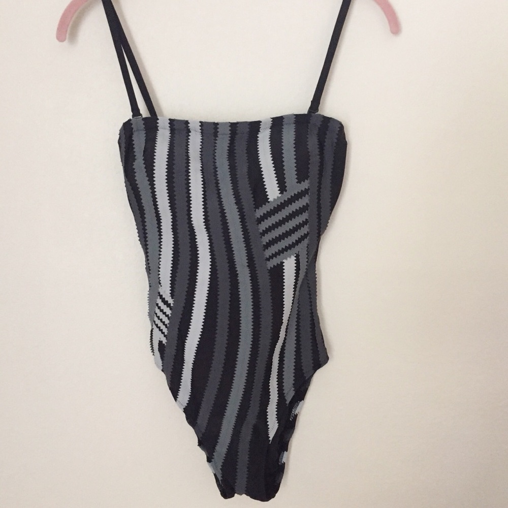 Gottex black gray striped swimsuit Sz 8